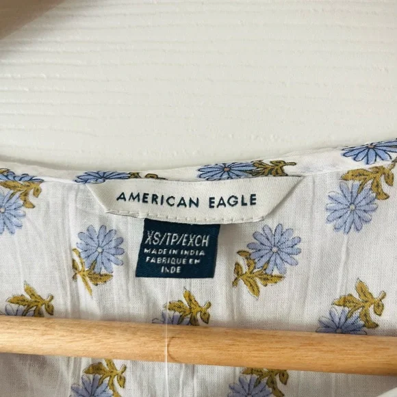 100% Cotton Floral White and Blue Blouse with Peter Pan Collar - Picture 4 of 4